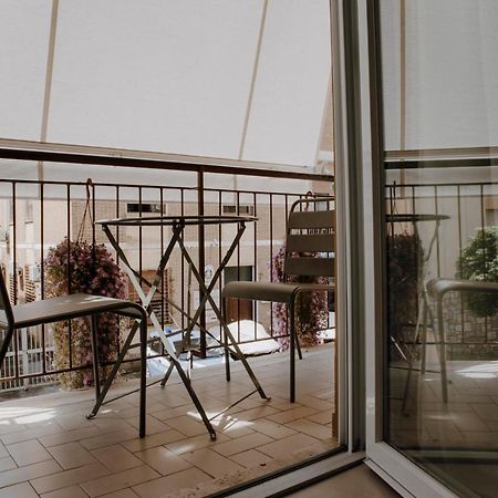 Petrarca17 Guest House A Due Passi Dal Mare แตร์ราชินา ภายนอก รูปภาพ
