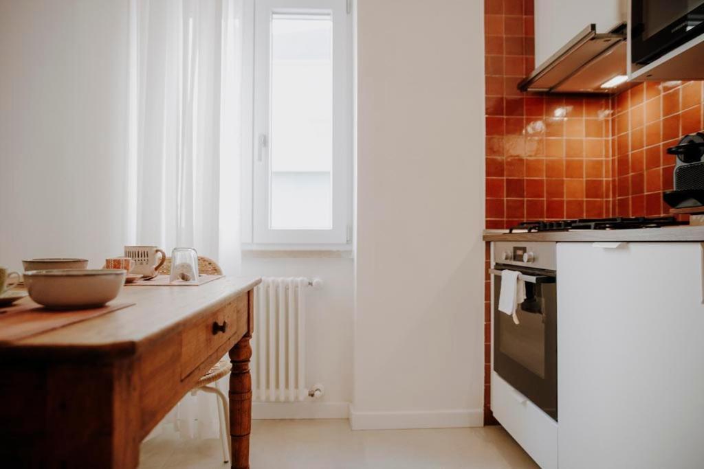 Petrarca17 Guest House A Due Passi Dal Mare แตร์ราชินา ภายนอก รูปภาพ
